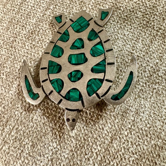 Turtle Pin - Picture 1 of 4